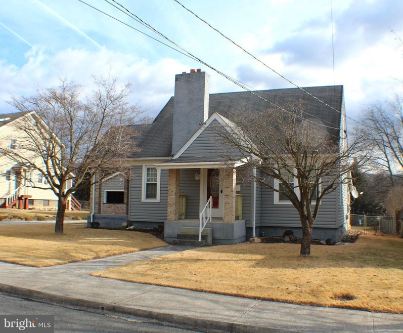 111 Pine St, Petersburg, WV 26847 - photo 1
