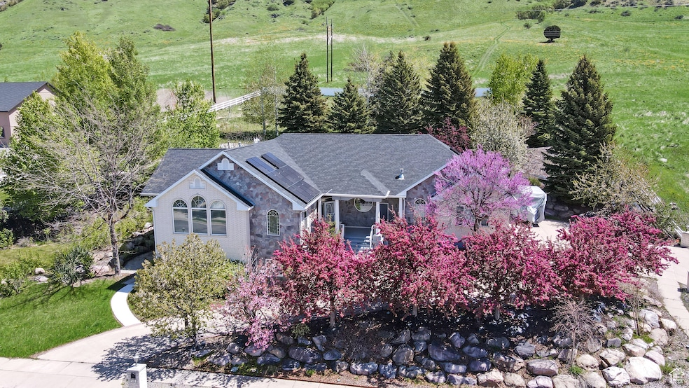 Under Contract $925,000