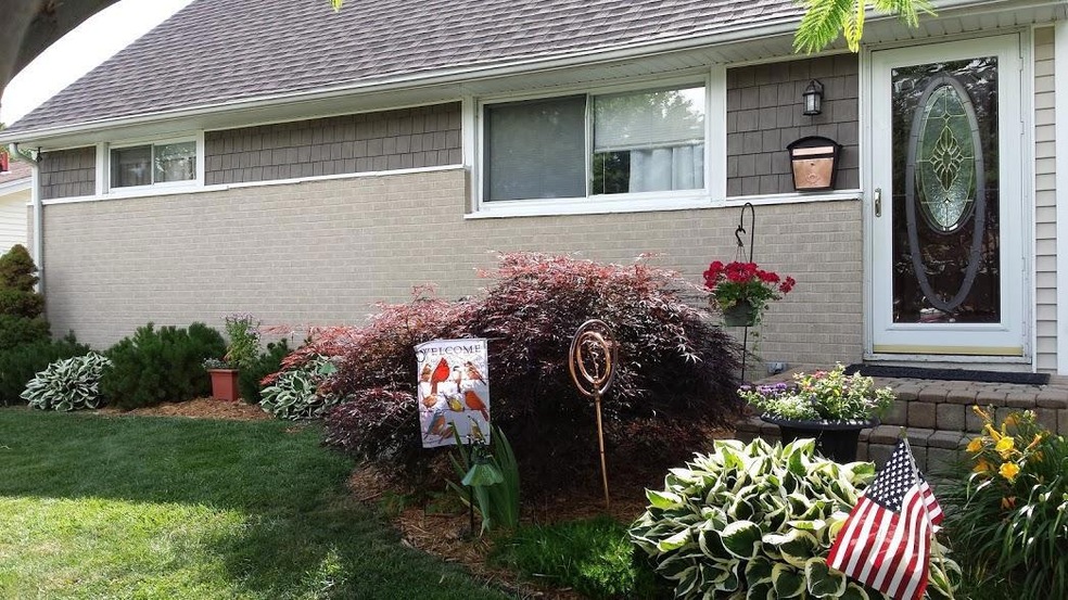 653 Scriven Ave, Columbus, OH 43228 - photo 1