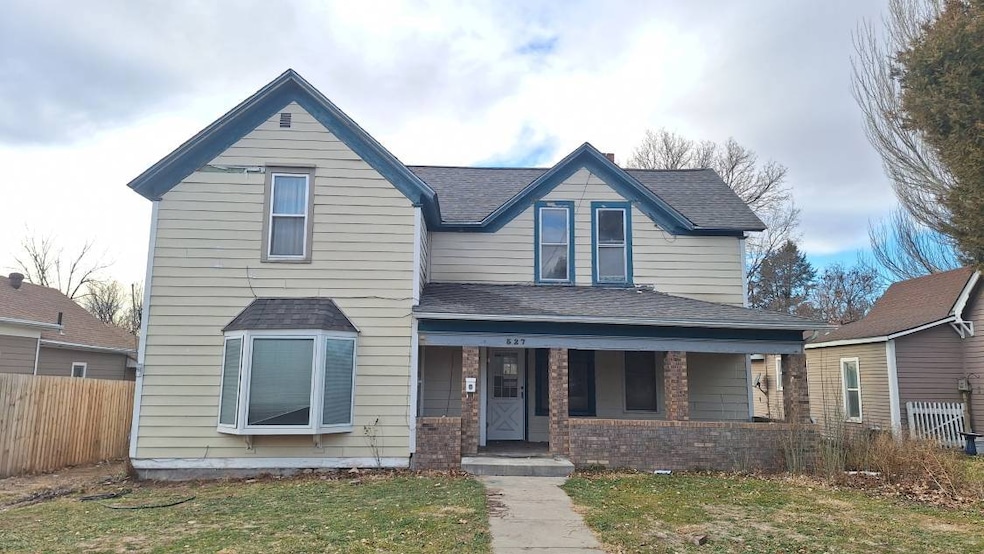 527 Shelton St, Chadron, NE 69337 - photo 1