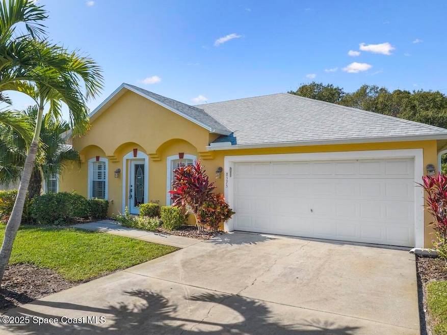 8575 105th Ct, Vero Beach, FL 32967 - photo 1