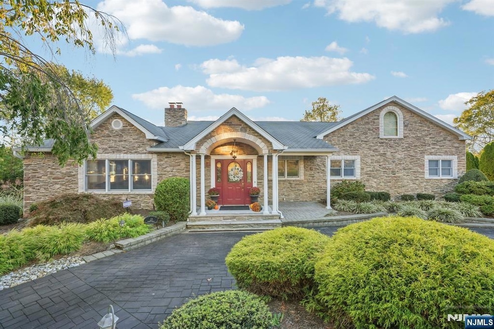 23 Surrey Dr, Wayne, NJ 07470 - photo 1