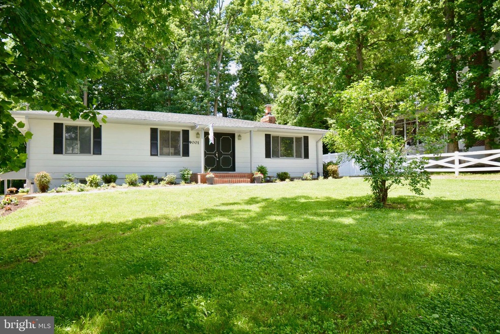 9001 Igoe St, Lorton, VA 22079 - photo 1