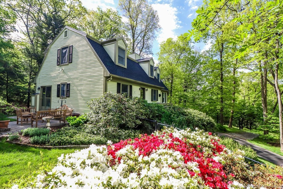 46 Inglenook Rd, New Fairfield, CT 06812 - photo 1