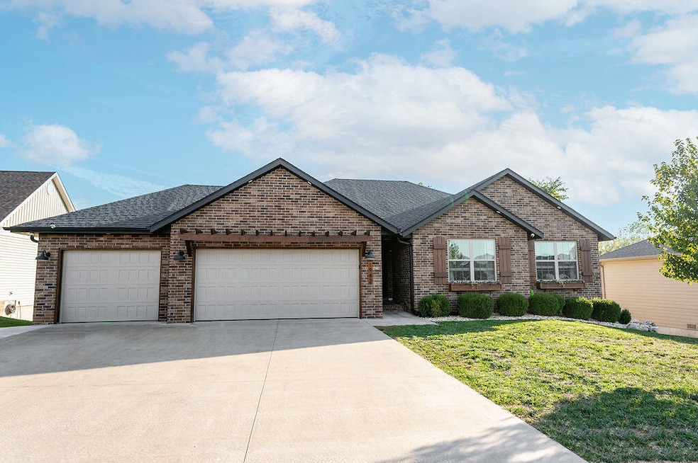 1942 W McCanse St, Springfield, MO 65803 - photo 1