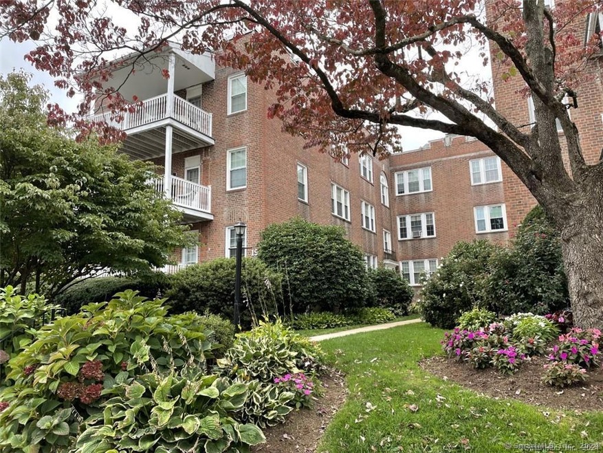 19 Robin Rd unit C3, West Hartford, CT 06119 - photo 1