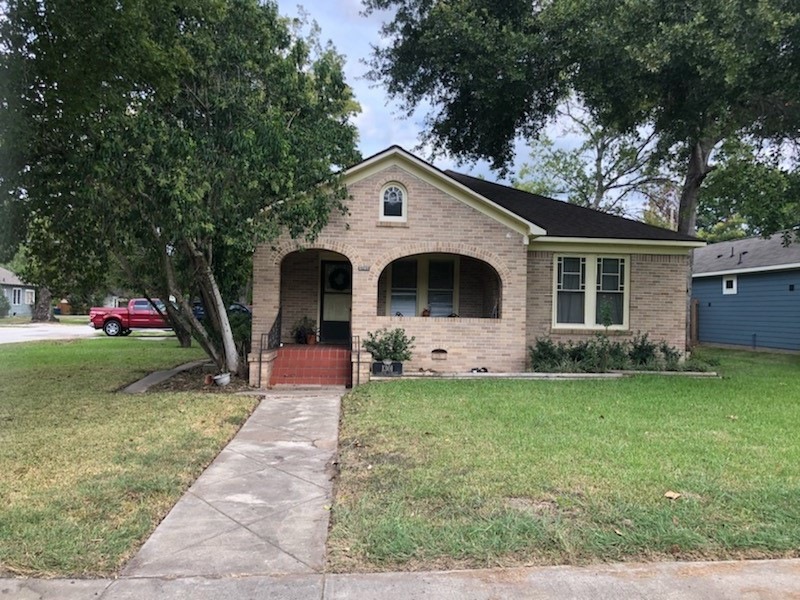 1301 4th St, Rosenberg, TX 77471 - photo 1