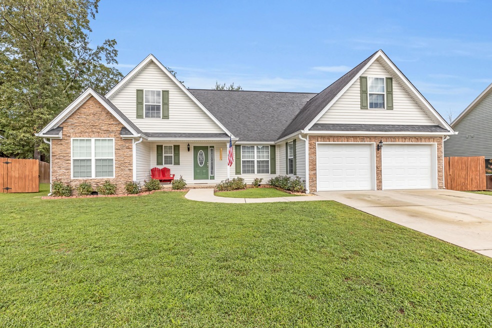 662 Soaring Eagle Cir, Hixson, TN 37343 - photo 1