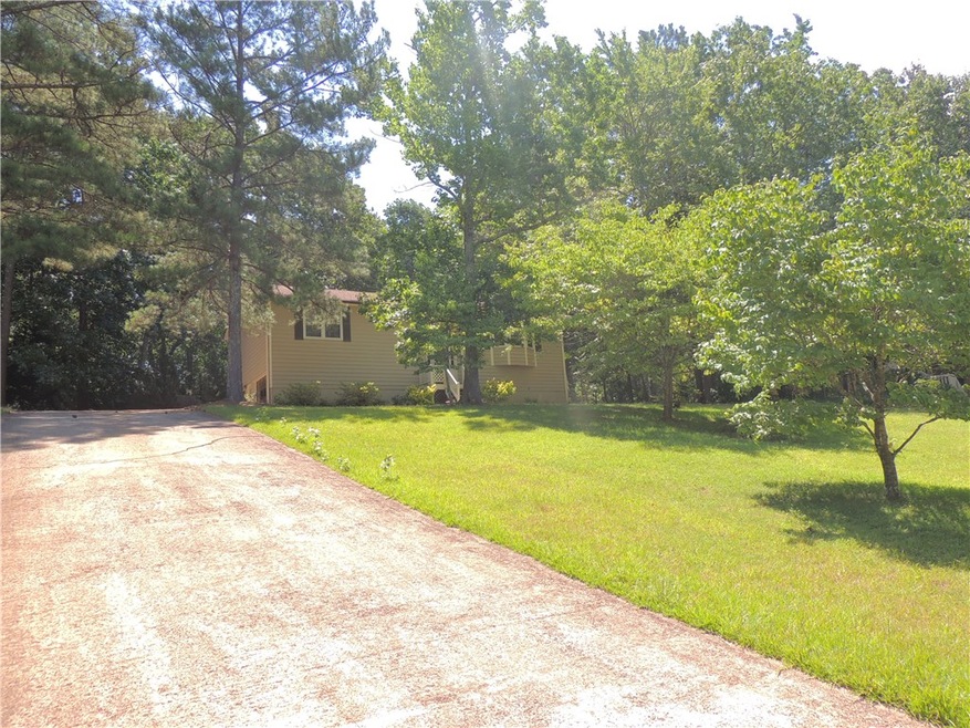 3 bedroom 2 bath home on large lot