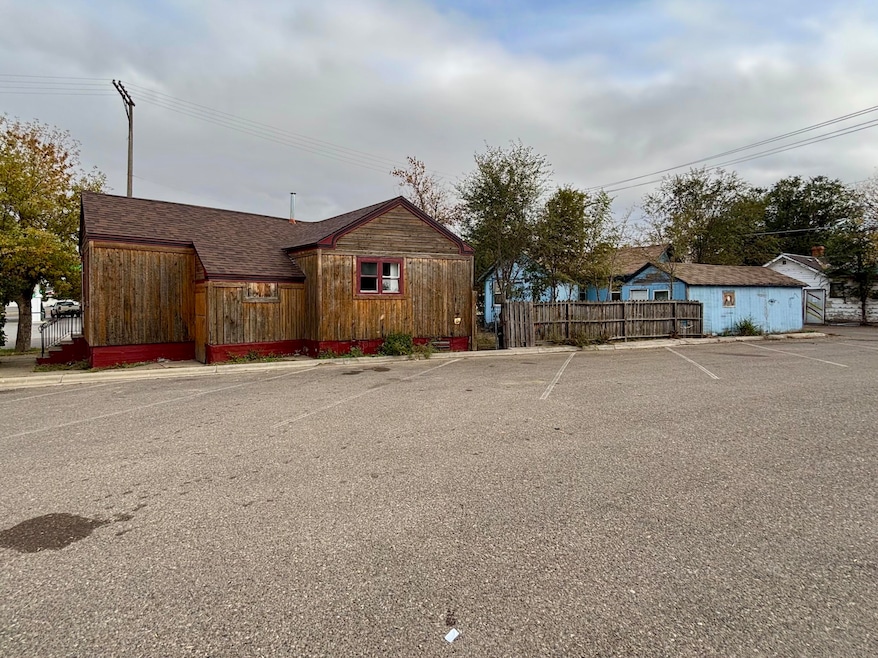 104 12th Ave, Havre, MT 59501 - photo 1