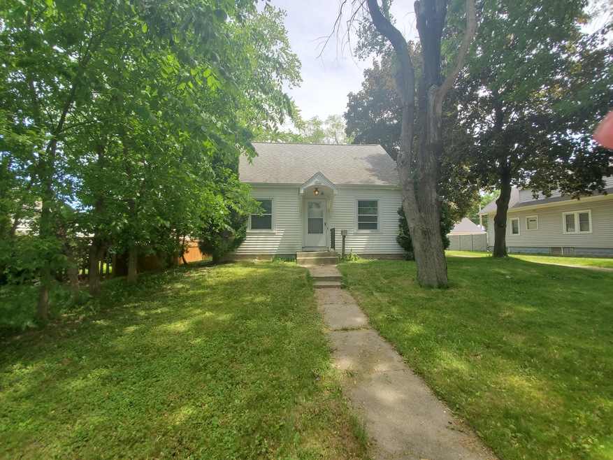 4962 N 126th St, Butler, WI 53007 - photo 1