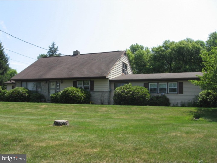 423 Douglass Dr, Douglassville, PA 19518 - photo 1