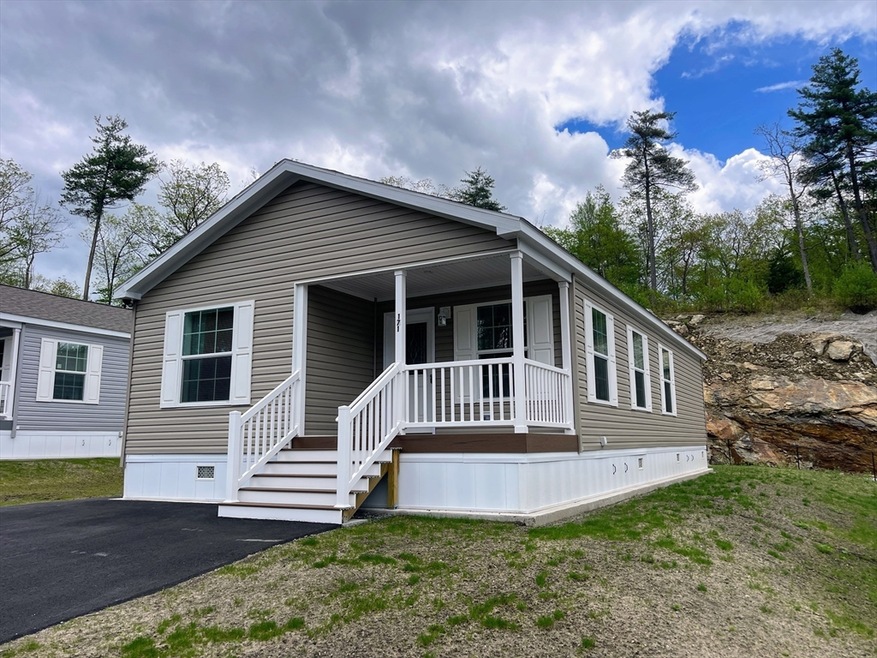 1341 Rindge Rd unit 171, Fitchburg, MA 01420 - photo 1