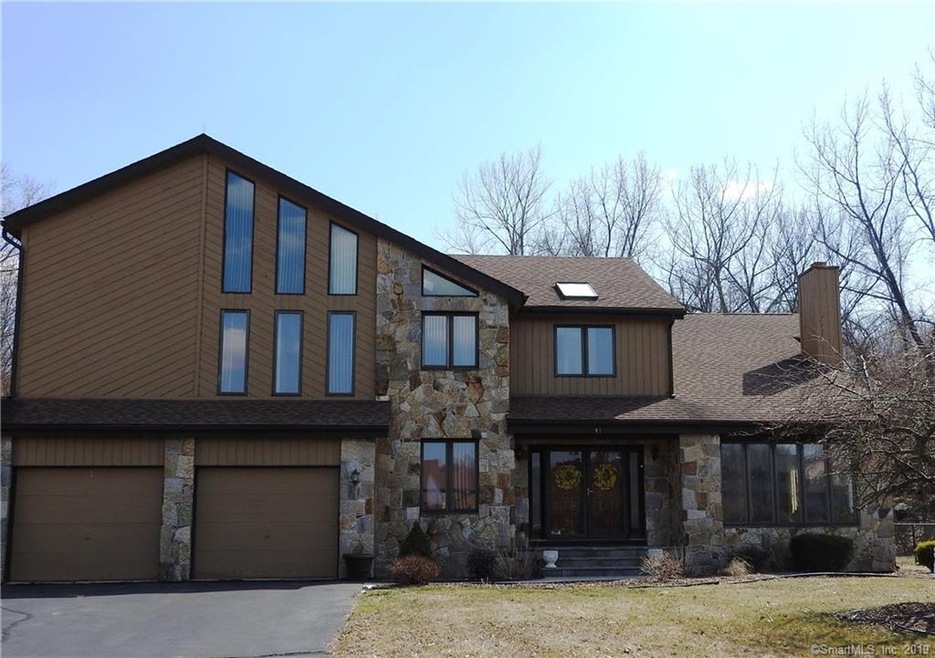 Welcome to 43 Bay Roc Road!