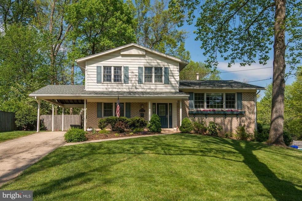 5305 Crestedge Ln, Rockville, MD 20853 - photo 1