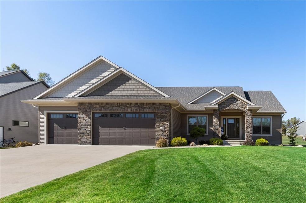 3421 Ushers Ridge Blvd NE, Cedar Rapids, IA 52411 - photo 1
