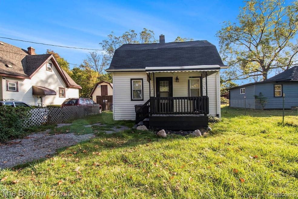 2021 Brooks St, Flint, MI 48507 - photo 1