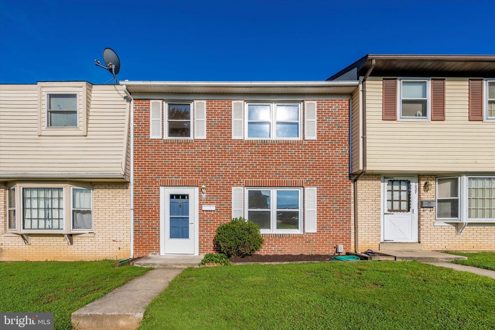 1025 Peach Orchard Ln, Brunswick, MD 21716 - photo 1