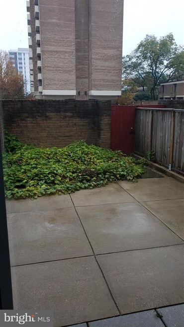 425 N St SW, Washington, DC 20024 - photo 1