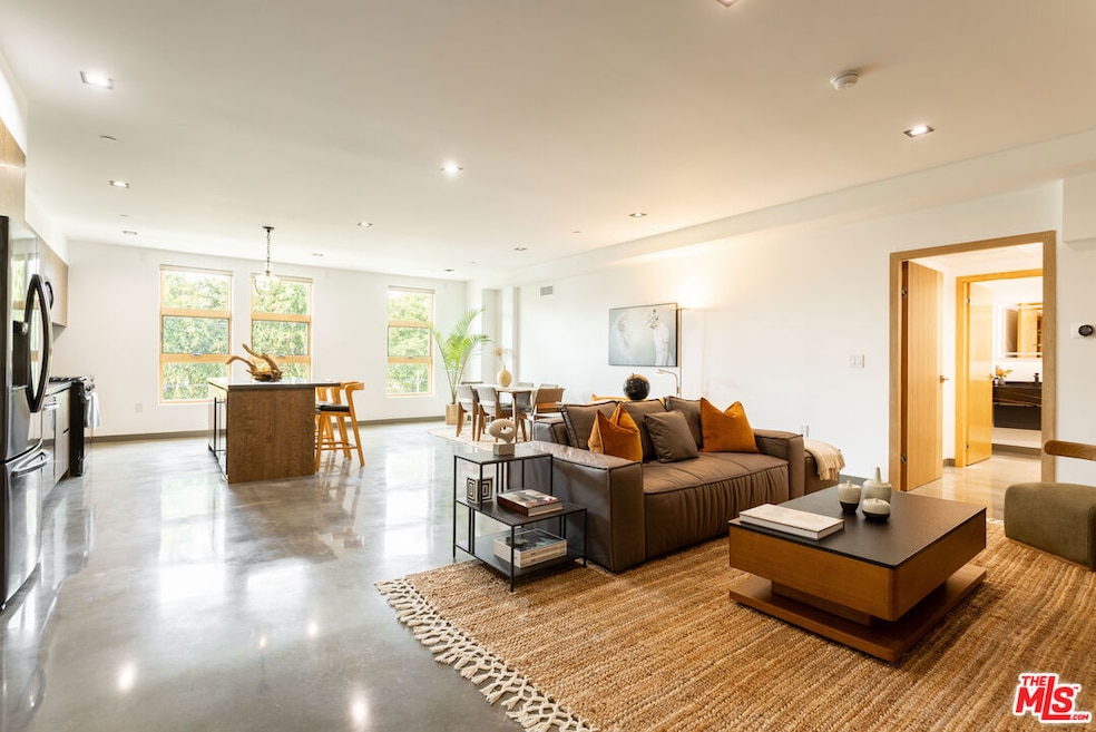 547 N Sweetzer Ave unit 103, West Hollywood, CA 90048 - photo 1