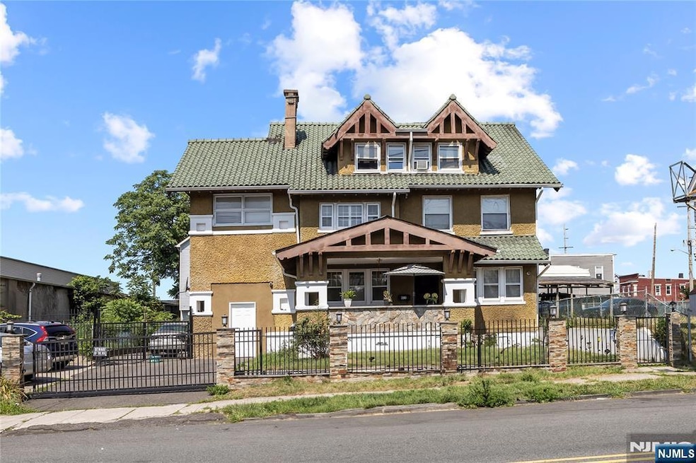 280 E 18th St unit 2, Paterson, NJ 07524 - photo 1