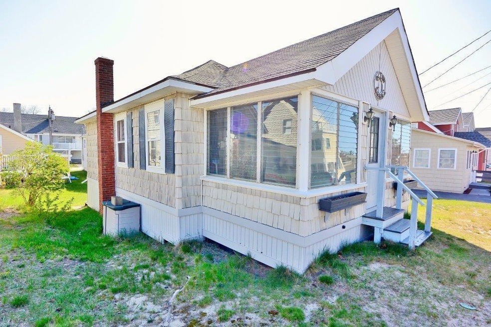 9 Weymouth Ave, Old Orchard Beach, ME 04064 - photo 1