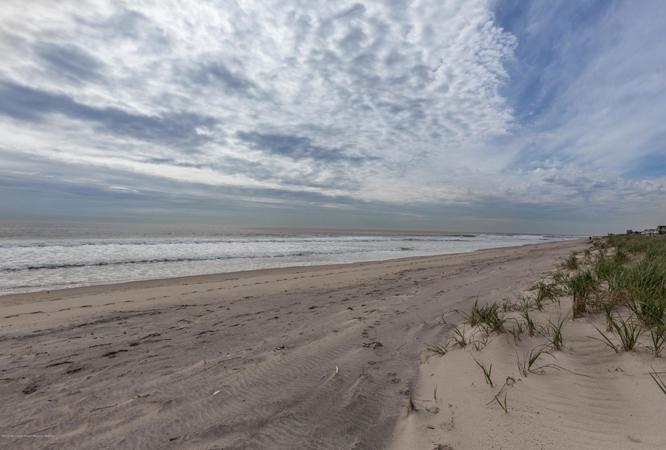 Steps away from the Beach!