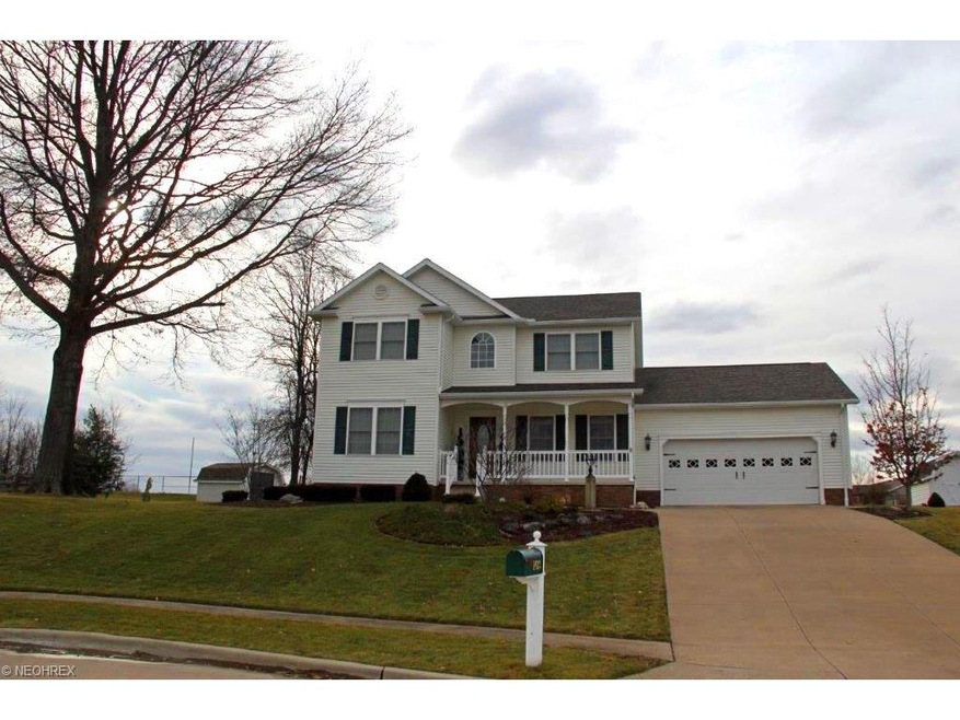Front exterior of home with nice size lot and priv