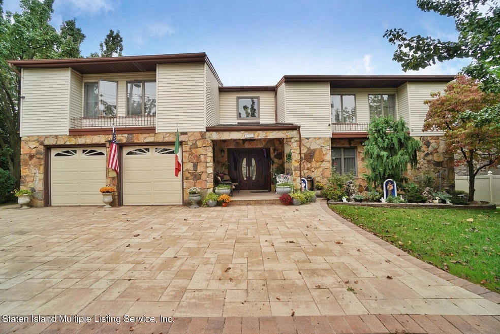 496 Maguire Ave, Staten Island, NY 10309 - photo 1