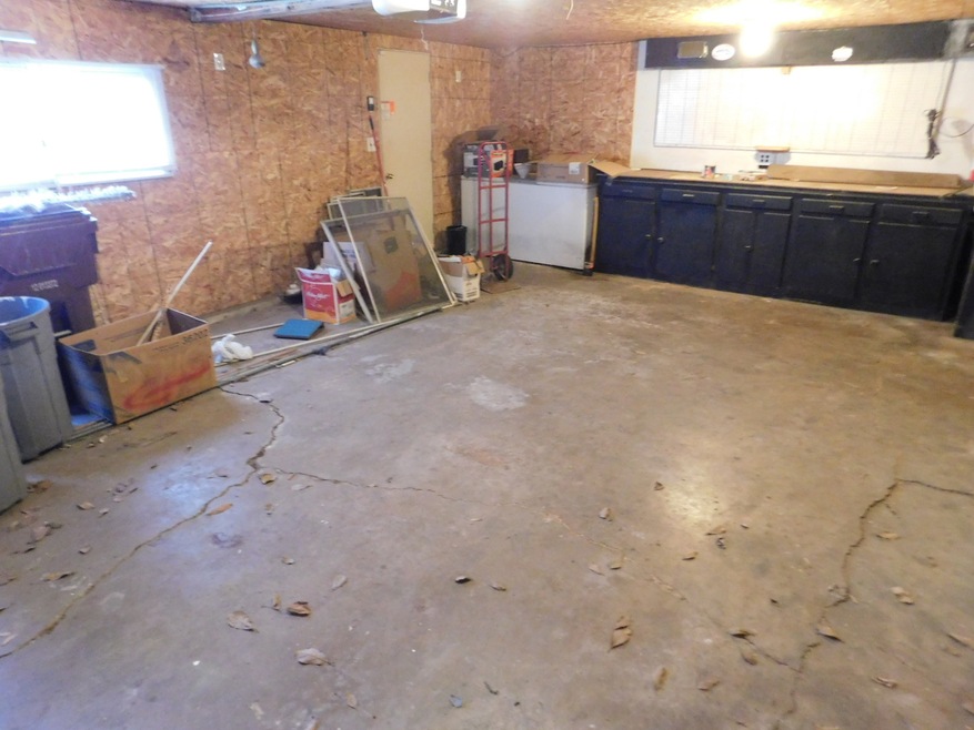 18661 Loras Ln, Country Club Hills, IL 60478 - photo 1