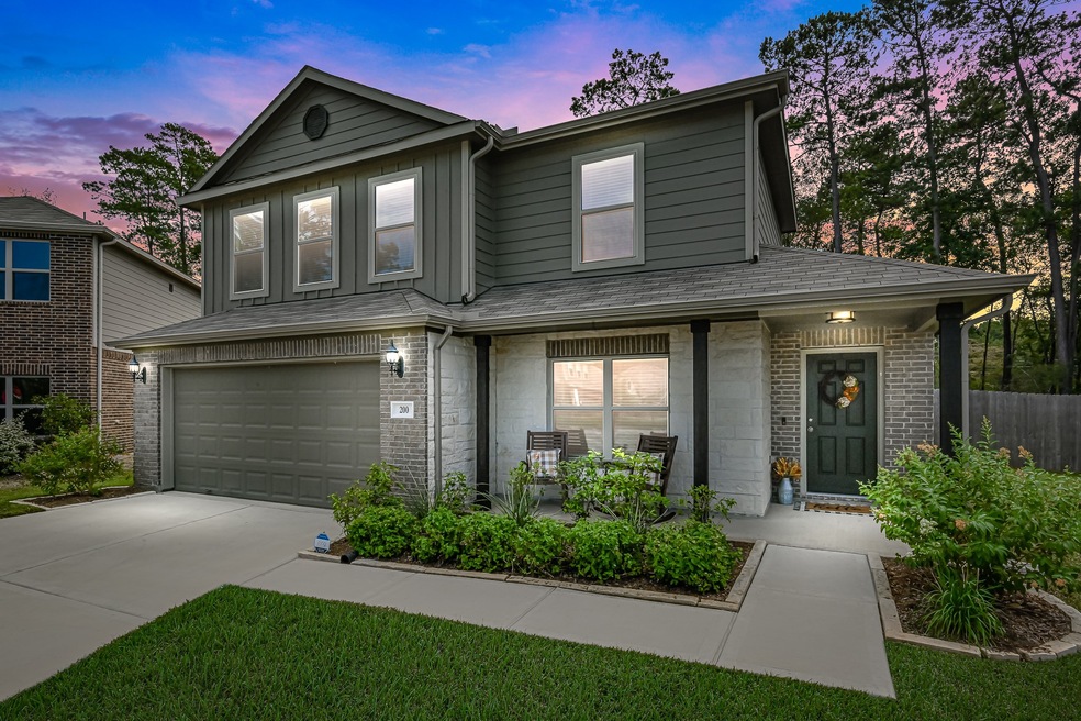 200 Courageous Side Way, Magnolia, TX 77354 - photo 1