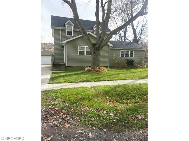 639 Kenilworth Ave, Sheffield Lake, OH 44054 - photo 1