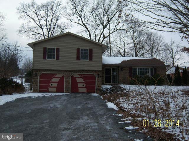 5581 Oakwood Dr, Mercersburg, PA 17236 - photo 1