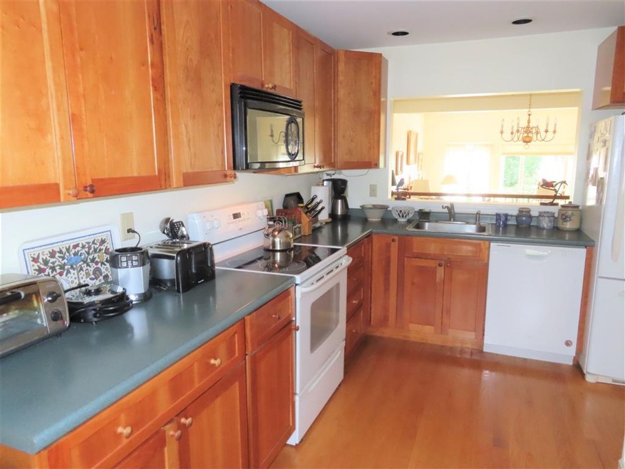 44 Windsor Ct unit 44, Keene, NH 03431 - photo 1