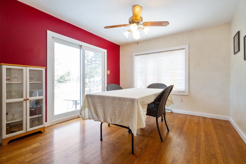 313 Meadow Ln, Lake In the Hills, IL 60156 - photo 1