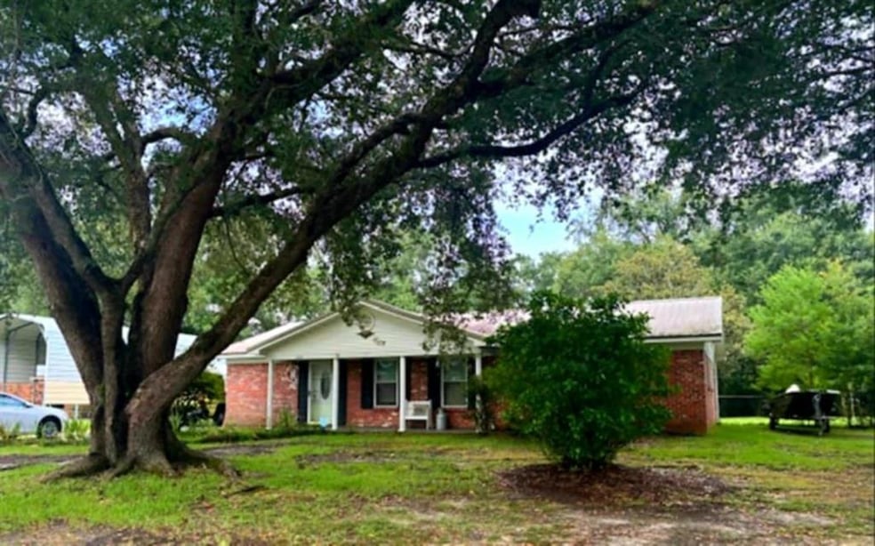 204 Pawnee Cir, Saraland, AL 36571 - photo 1