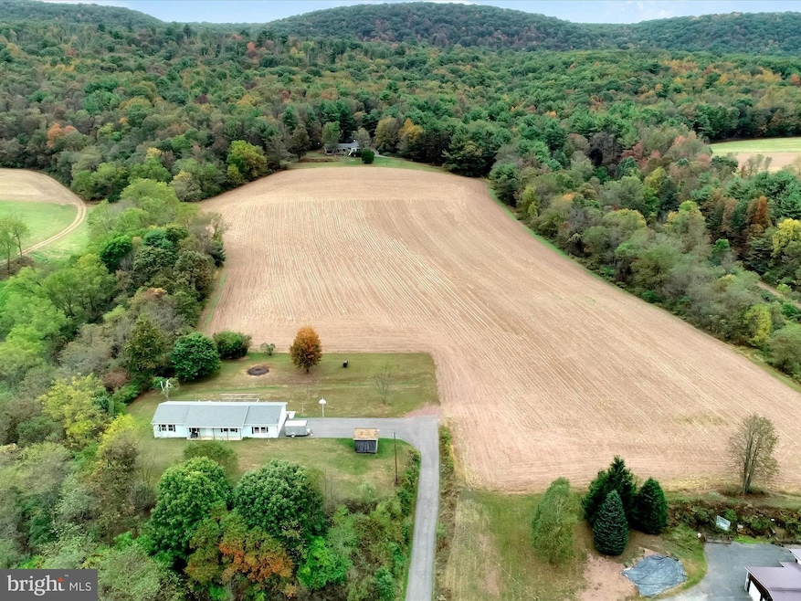 375 E Schmaltzdahl Rd, New Ringgold, PA 17960 - photo 1