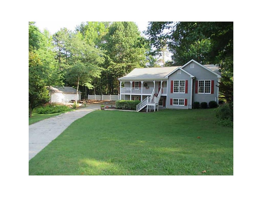 Exterior Front. HOUSE AND 3 CAR GARAGE
