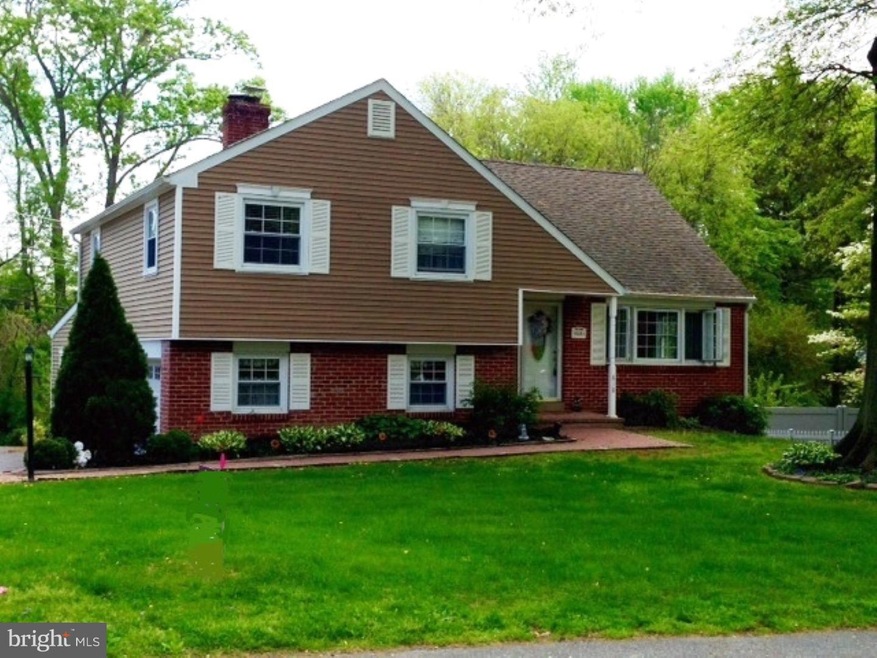 618 Morris Ln, Wallingford, PA 19086 - photo 1