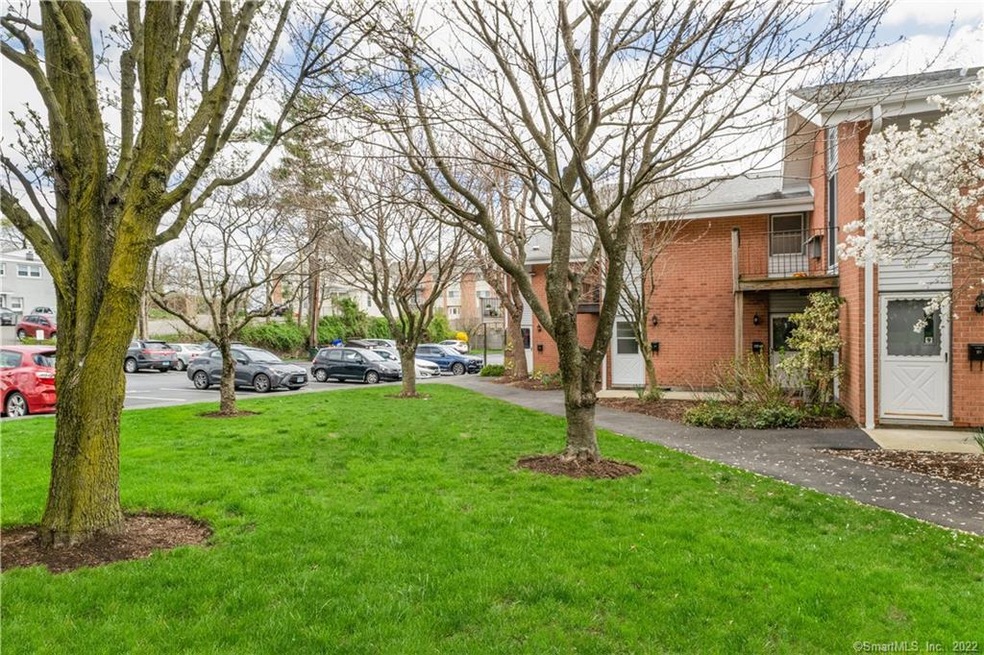 208 Flax Hill Rd unit 22, Norwalk, CT 06854 - photo 1