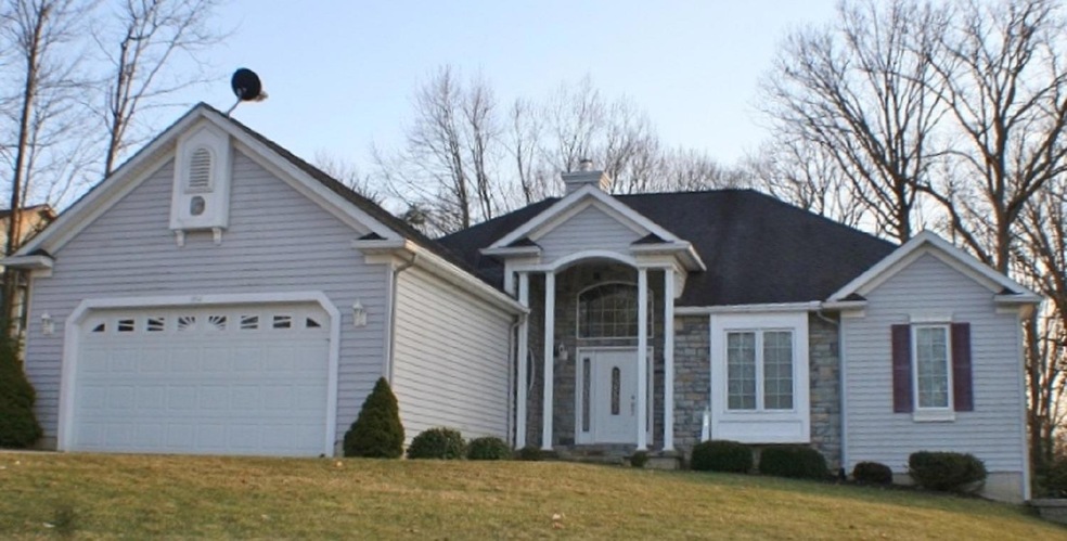 954 Kingsway Cir, Howard, OH 43028 - photo 1