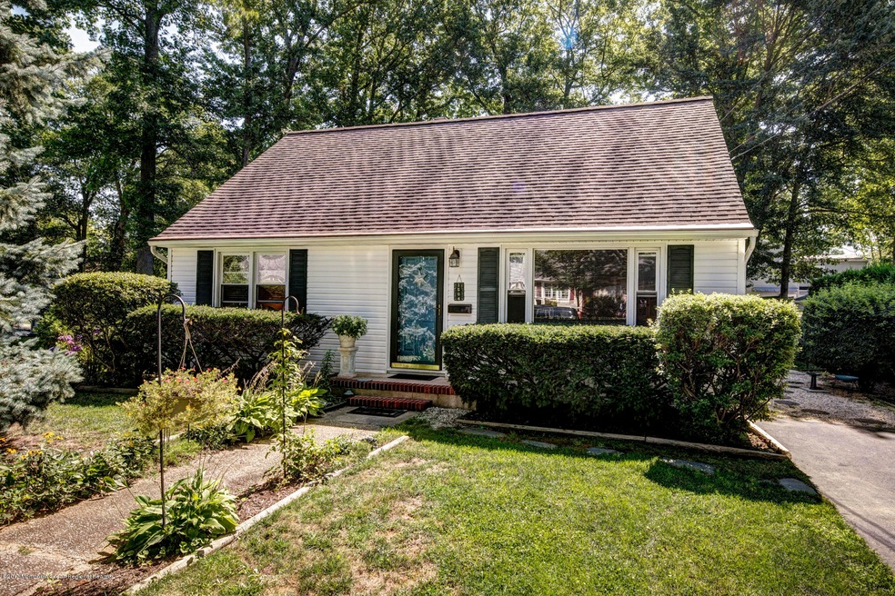 02_House Front