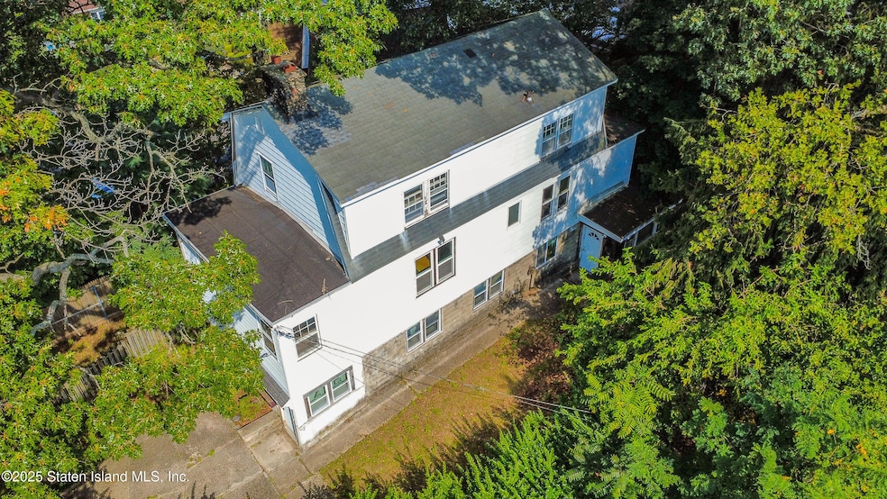 83 Mountainside Rd, Staten Island, NY 10304 - photo 1