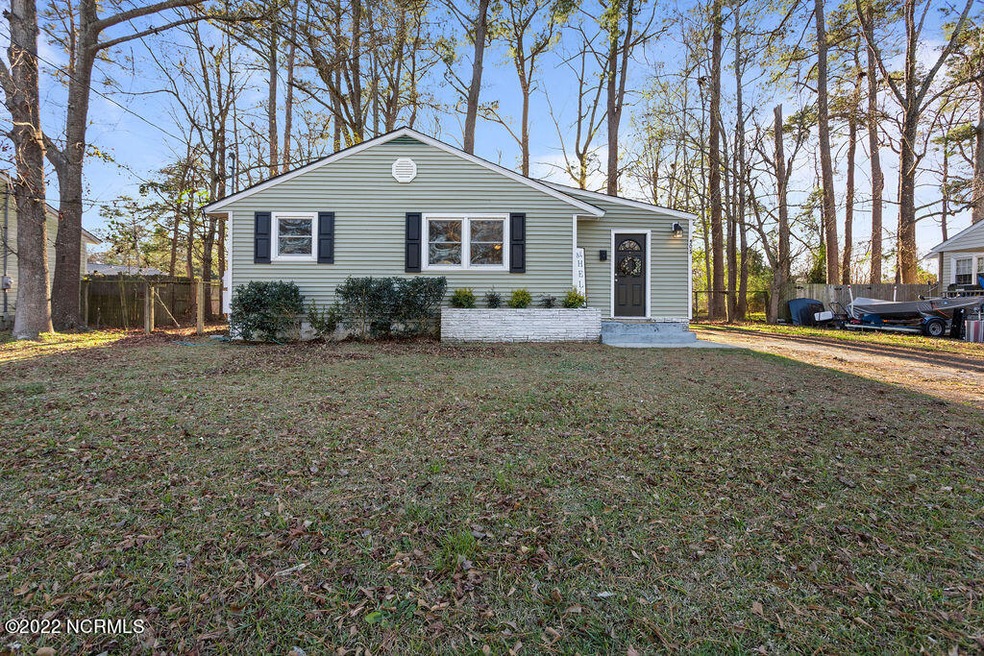 505 Oak Ln, Jacksonville, NC 28540 - photo 1