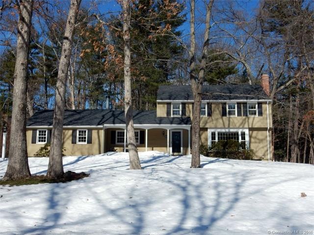 Welcome to 30 Chestnut Hill Road in West Simsbury