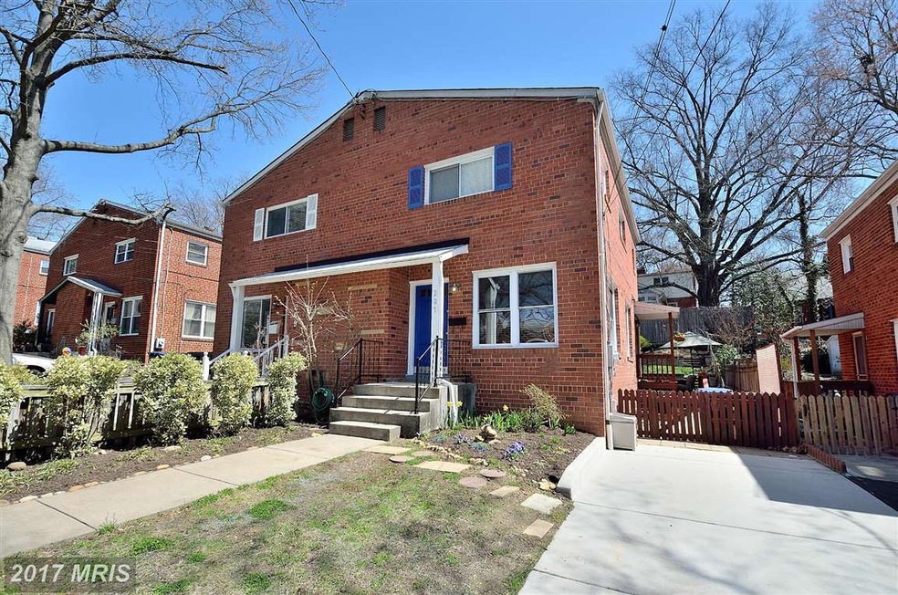 207 E Taylor Run Pkwy, Alexandria, VA 22314 - photo 1