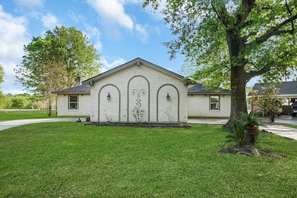 7455 Tall Pines Dr, Houston, TX 77088 - photo 1