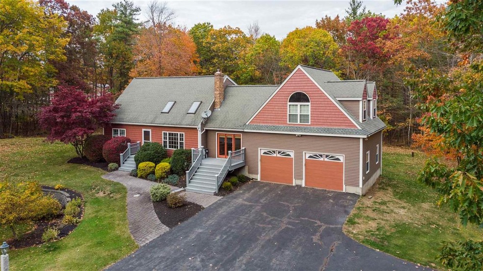 109 Heather Cir, Auburn, NH 03032 - photo 1