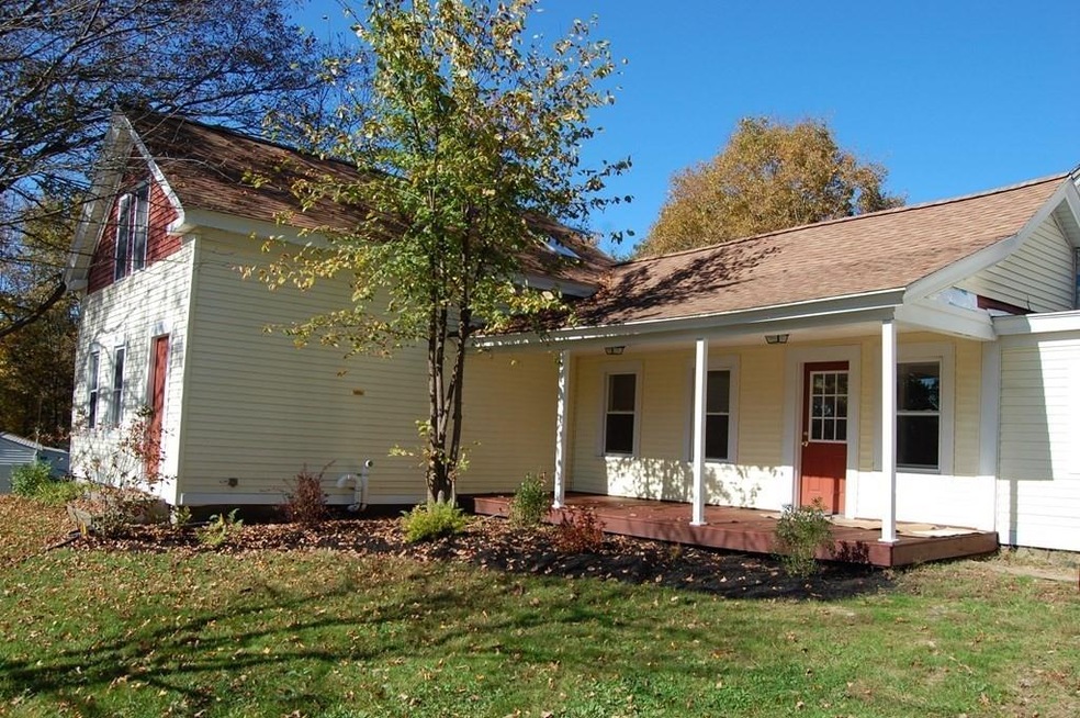 72 Pleasant St, Spencer, MA 01562 - photo 1