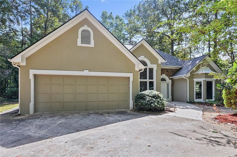 Lovely Ranch Home on private lot with NEW Front Do